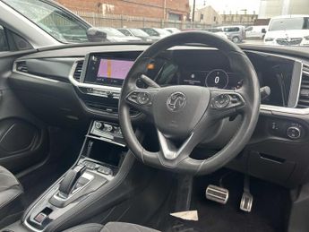 VAUXHALL GRANDLAND 1.6 Plug-In Hybrid Ultimate 5Dr Auto