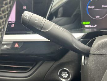 VAUXHALL GRANDLAND 1.6 Plug-In Hybrid Ultimate 5Dr Auto