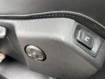 VAUXHALL GRANDLAND 1.6 Plug-In Hybrid Ultimate 5Dr Auto