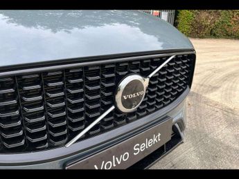 VOLVO XC60 2.0 B5P Plus Dark 5Dr Awd Geartronic