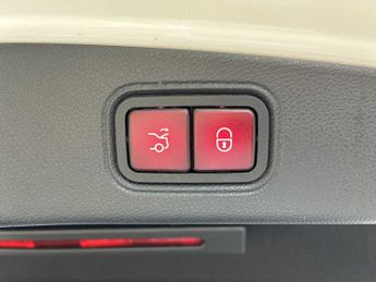MERCEDES-BENZ E CLASS E220D Amg Line Premium 2Dr 9G-Tronic