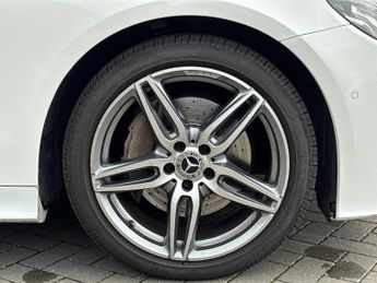 MERCEDES-BENZ E CLASS E220D Amg Line Premium 2Dr 9G-Tronic