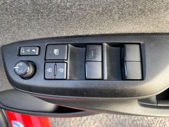 TOYOTA YARIS 1.5 Vvt-H Launch Edition Hatchback 5Dr Petrol Hybrid E-Cvt Euro 