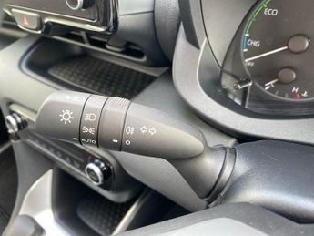 TOYOTA YARIS 1.5 Vvt-H Icon Hatchback 5Dr Petrol Hybrid E-Cvt Euro 6 (S/S) (1