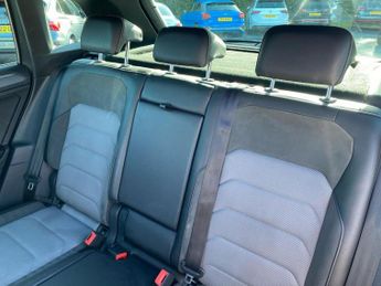 VOLKSWAGEN TIGUAN Tiguan 2.0 Tdi 150 4Motion R-Line 5Dr Dsg Estate