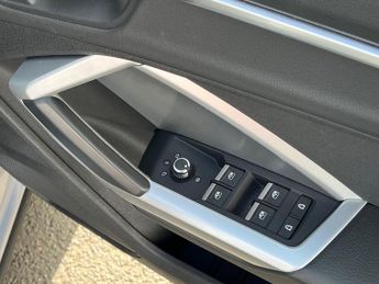 AUDI Q3 1.5 Tfsi Cod 35 Sport Suv 5Dr Petrol S Tronic Euro 6 (S/S) (150 