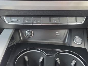 AUDI A4 2.0 Tfsi 40 S Line Saloon 4Dr Petrol S Tronic Euro 6 (S/S) (204 