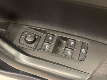 VOLKSWAGEN POLO 1.0 Tsi Life Hatchback 5Dr Petrol Dsg Euro 6 (S/S) (95 Ps)