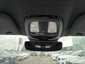 VOLVO XC40 2.0 B3P Plus Dark 5Dr Auto