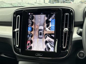 VOLVO XC40 2.0 B3P Plus Dark 5Dr Auto