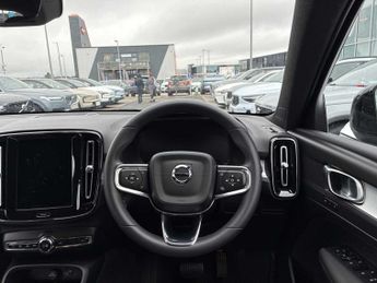 VOLVO XC40 2.0 B3P Plus Dark 5Dr Auto