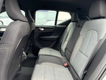 VOLVO XC40 2.0 B3P Plus Dark 5Dr Auto