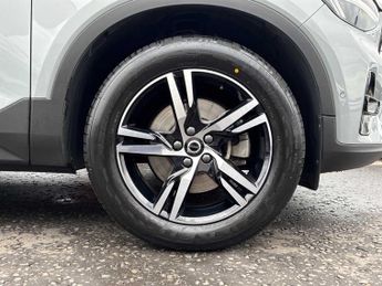 VOLVO XC40 2.0 B3P Plus Dark 5Dr Auto