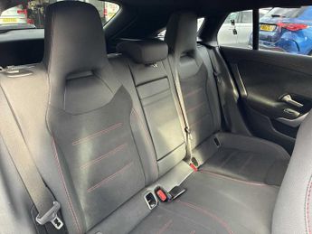 MERCEDES-BENZ CLA Cla 200 Amg Line Executive 5Dr Tip Auto