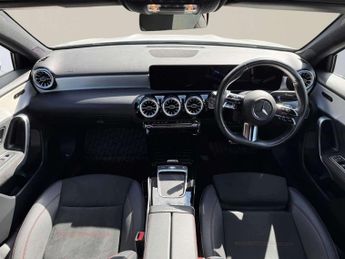 MERCEDES-BENZ A CLASS A200 Amg Line Premium 5Dr Auto