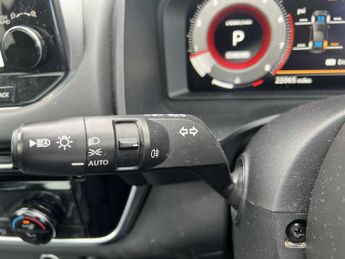 NISSAN QASHQAI 1.3 Dig-T Mh 158 N-Connecta 5Dr Xtronic