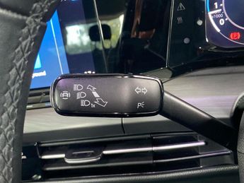 VOLKSWAGEN GOLF 1.5 Etsi Mhev Style Hatchback 5Dr Petrol Hybrid Dsg Euro 6 (S/S)