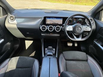 MERCEDES-BENZ GLA Gla 200 Amg Line Executive 5Dr Auto