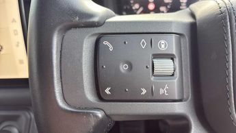 LAND ROVER DEFENDER 3.0 D250 X-Dynamic Hse 90 3Dr Auto