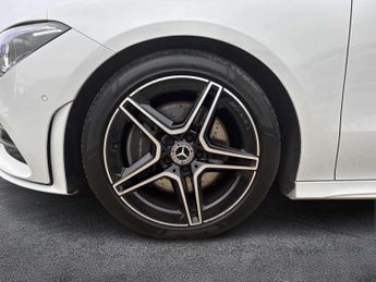 MERCEDES-BENZ CLA Cla 200 Amg Line Premium 4Dr Tip Auto