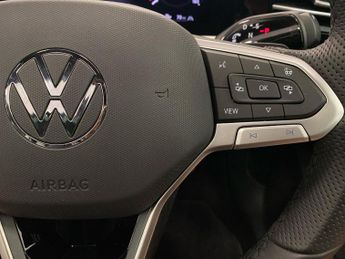 VOLKSWAGEN PASSAT 1.5 Tsi Ehybrid 19.7Kwh Black Edition Estate 5Dr Petrol Plug-In 