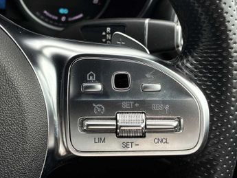 MERCEDES-BENZ GLC Glc 300 4Matic Amg Line 5Dr 9G-Tronic