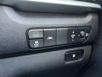KIA NIRO 1.6 Gdi Hybrid 3 5Dr Dct