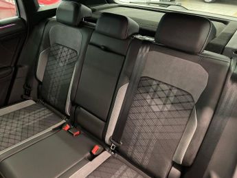 VOLKSWAGEN TIGUAN 1.5 TSI R-Line Edition SUV 5dr Petrol DSG Euro 6 (s/s) (150 ps)