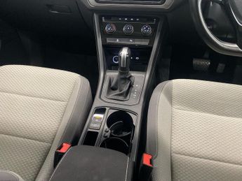 VOLKSWAGEN TOURAN 1.5 Tsi Evo Se Family Mpv 5Dr Petrol Dsg Euro 6 (S/S) (150 Ps)