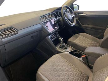 VOLKSWAGEN TIGUAN 1.5 Tsi Life Suv 5Dr Petrol Dsg Euro 6 (S/S) (150 Ps)