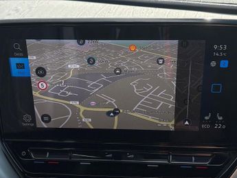VOLKSWAGEN ID.4 Pro Performance 77Kwh Life Suv 5Dr Electric Auto (204 Ps)
