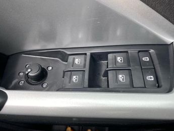 AUDI Q3 1.5 TFSI CoD 35 Technik SUV 5dr Petrol S Tronic Euro 6 (s/s) (15
