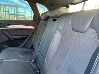 AUDI Q5 40 Tdi Quattro S Line 5Dr S Tronic