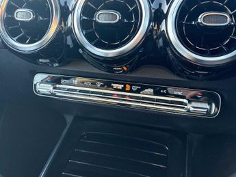 MERCEDES-BENZ GLB GLB 200 AMG Line 5dr 7G-Tronic