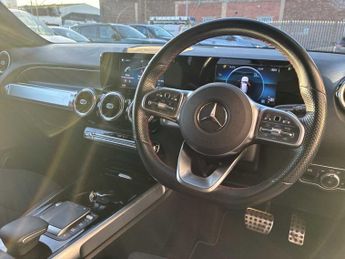 MERCEDES-BENZ GLB Glb 200 Amg Line 5Dr 7G-Tronic