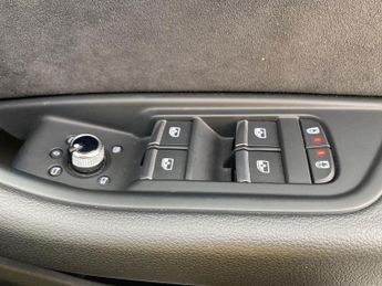 AUDI A4 2.0 Tfsi 40 S Line Estate 5Dr Petrol S Tronic Euro 6 (S/S) (204 