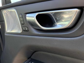 VOLVO XC60 2.0 B5P Ultimate Dark 5Dr Awd Geartronic