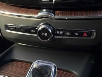 VOLVO XC60 2.0 B5P Ultimate Dark 5Dr Awd Geartronic