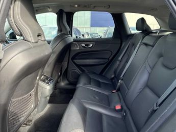 VOLVO XC60 2.0 B5P Ultimate Dark 5Dr Awd Geartronic
