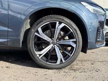 VOLVO XC60 2.0 B5P Ultimate Dark 5Dr Awd Geartronic