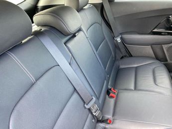 KIA NIRO 1.6 Gdi Hybrid 3 5Dr Dct