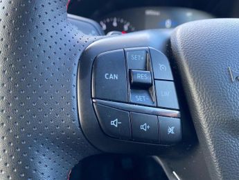 FORD FOCUS 1.0 EcoBoost Hybrid mHEV 155 ST-Line 5dr Auto