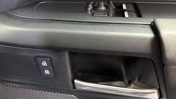 LAND ROVER DEFENDER 3.0 D250 Hard Top Auto