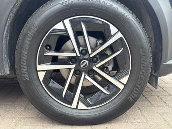 NISSAN JUKE 1.0 Dig-T N-Connecta 5Dr Dct