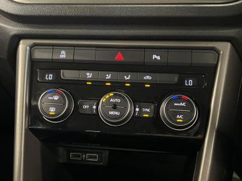VOLKSWAGEN T-ROC 1.0 Tsi Se 5Dr