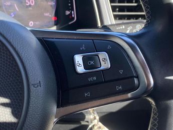 VOLKSWAGEN T-ROC 1.5 Tsi Evo R-Line 5Dr Dsg