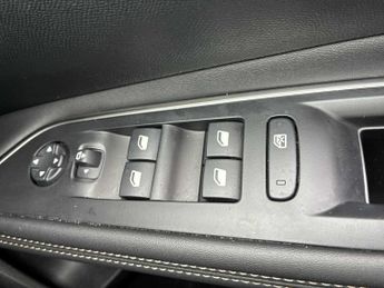 PEUGEOT 3008 1.2 Hybrid 136 Gt 5Dr E-Dsc6