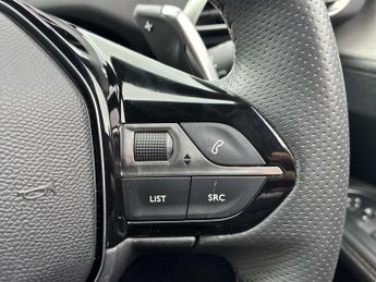 PEUGEOT 3008 1.2 Hybrid 136 Gt 5Dr E-Dsc6