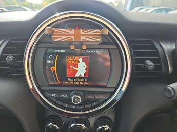 MINI HATCHBACK 1.5 Cooper Exclusive Ii 5Dr Auto