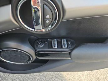 MINI HATCHBACK 1.5 Cooper Exclusive Ii 5Dr Auto